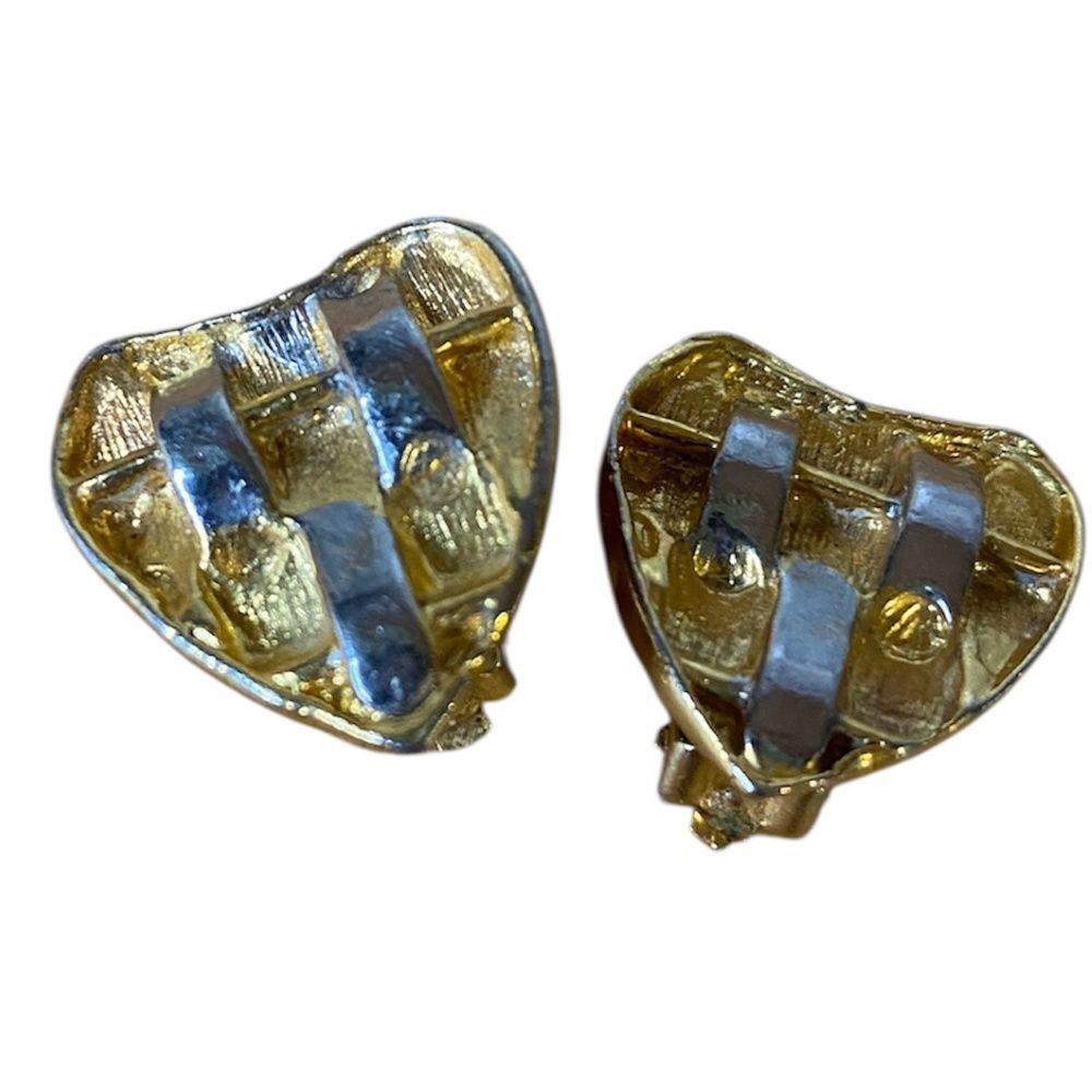 *Vintage Heart Shaped Woven Pattern clip on earrings silver& gold tone